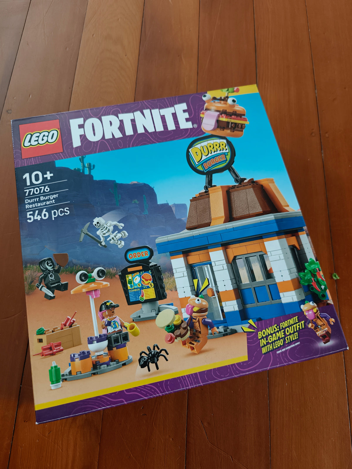 Box of LEGO Fortnite Durrr Burger Restaurant set 77076, with 546 pieces for ages 10 and up